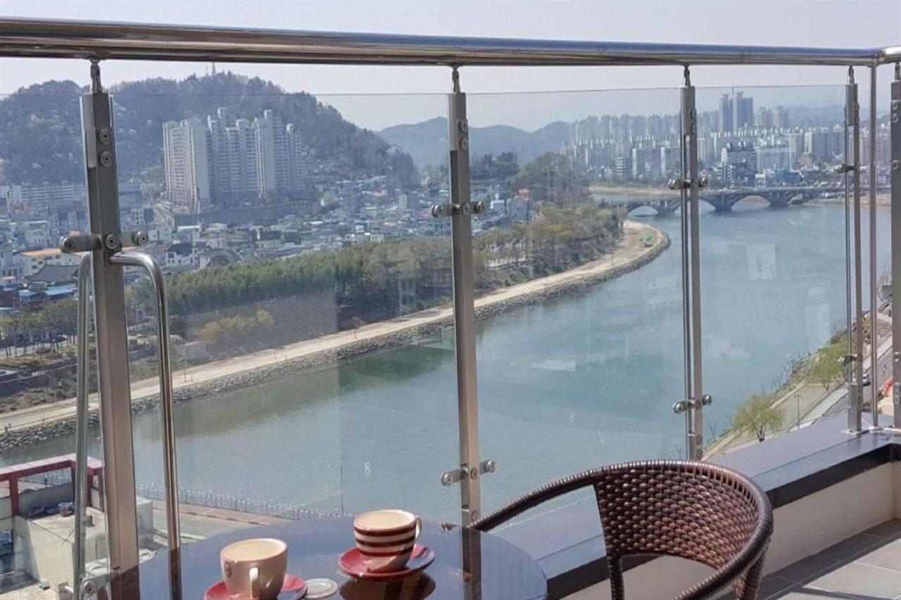 Golden Tulip Essential Namgang Hotel Jinju Exterior foto