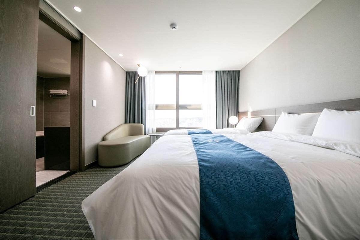 Golden Tulip Essential Namgang Hotel Jinju Exterior foto